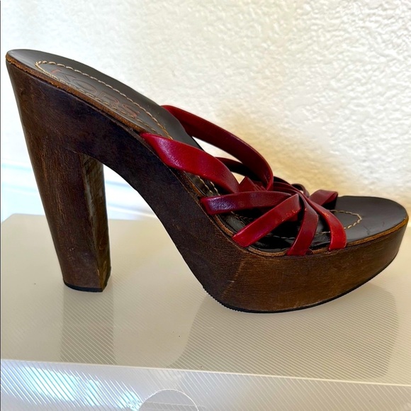 KORS Michael Kors Red Platform Sandals with wooden platform - Picture 4 of 15